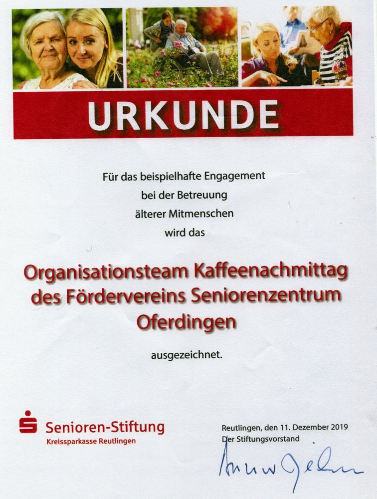 Ehrenurkunde für Gerda Haug und Dieter Gehr von der Seniorenstiftung Reutlingen